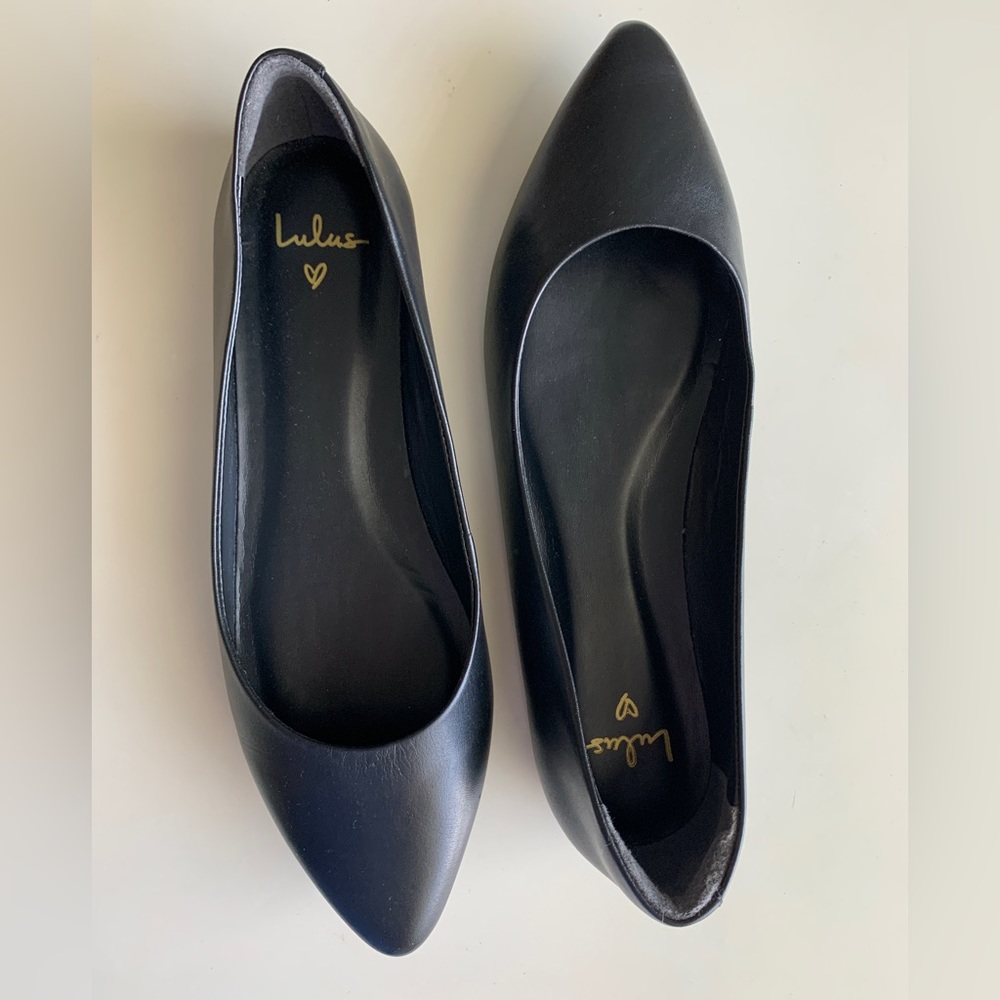 NEVER WORN LULU BLACK WORK FLATS